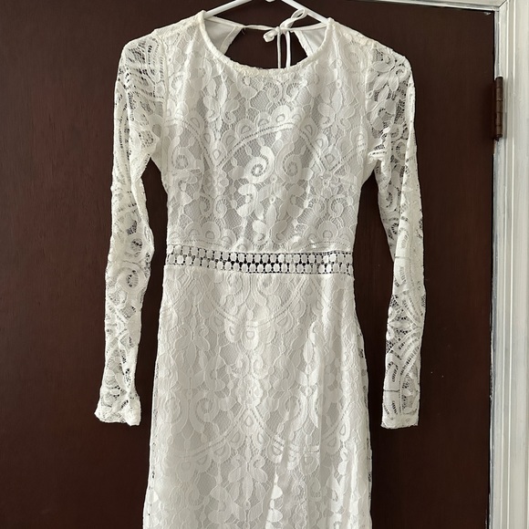 rosedress Dresses & Skirts - White lace dress bridal form fitting